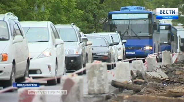 Как долго продлится дорожный коллапс на главной улице Владивостока Как долго продлится дорожный коллапс на главной улице Владивостока