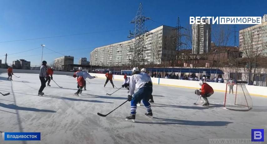 Юбилейный турнир по хоккею среди любителей определил победителей