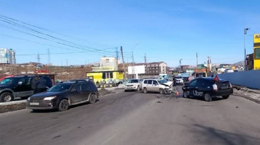Лоб в лоб: Полиция выясняет обстоятельства серьезного ДТП Лоб в лоб: Полиция выясняет обстоятельства серьезного ДТП