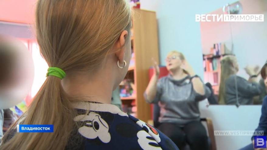 Девочка «из гаража»: «Закрытый» ребенок пытается начать жить