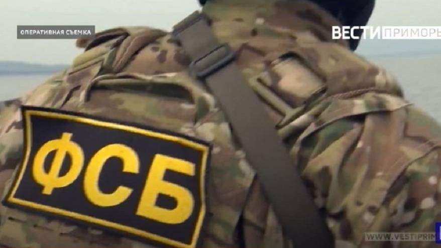 В эти минуты ФСБ проводит спецоперацию, очевидцы в недоумении