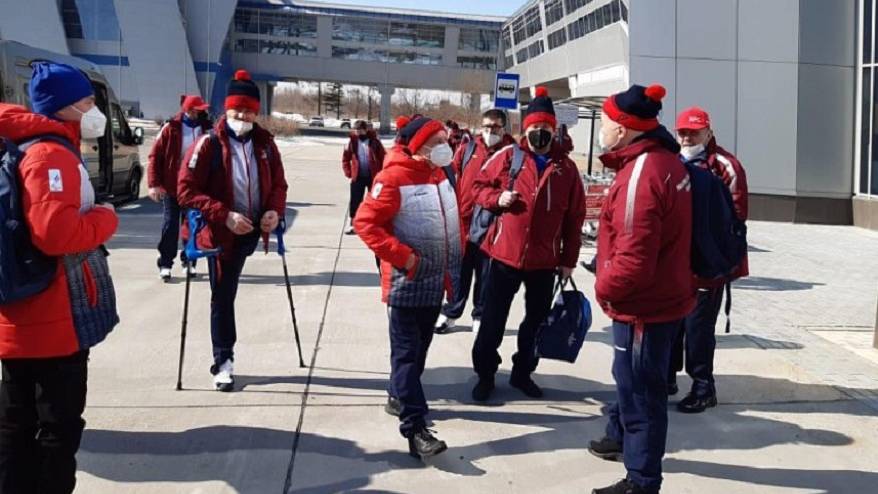 Из Владивостока в Пекин: Команда по следж-хоккею отправилась на Паралимпийские игры Из Владивостока в Пекин: Команда по следж-хоккею отправилась на Паралимпийские игры