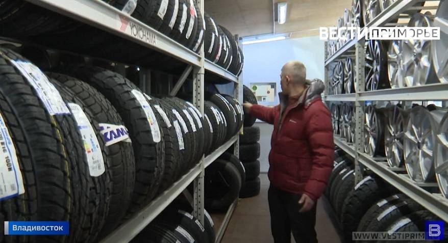 Опт дороже розницы: Автовладельцы скупают шины про запас