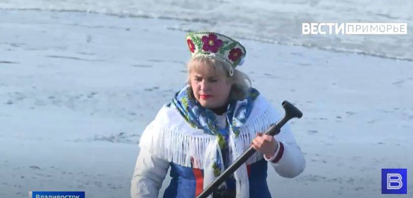 Как угнать "снежный корабль"?: необычную акцию провели во Владивостоке