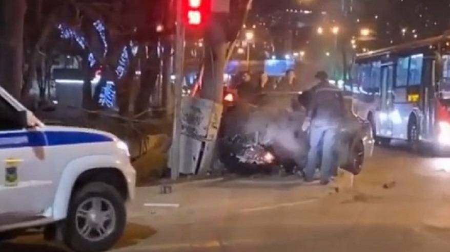 Жутко смотреть даже со стороны: Серьезная авария в центре Владивостока (видео)