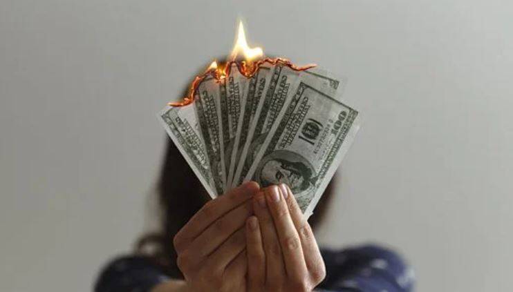 Хотела разбогатеть: жительница Приморья лишилась 1,3 млн. рублей
