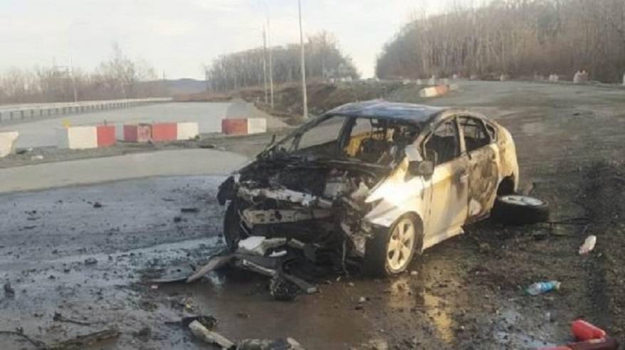 Влетел в блок и сгорел: На месте жуткой аварии работают спецслужбы
