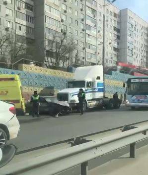 "Фура разметала всех. Просто жуть": жесткое ДТП случилось во Владивостоке