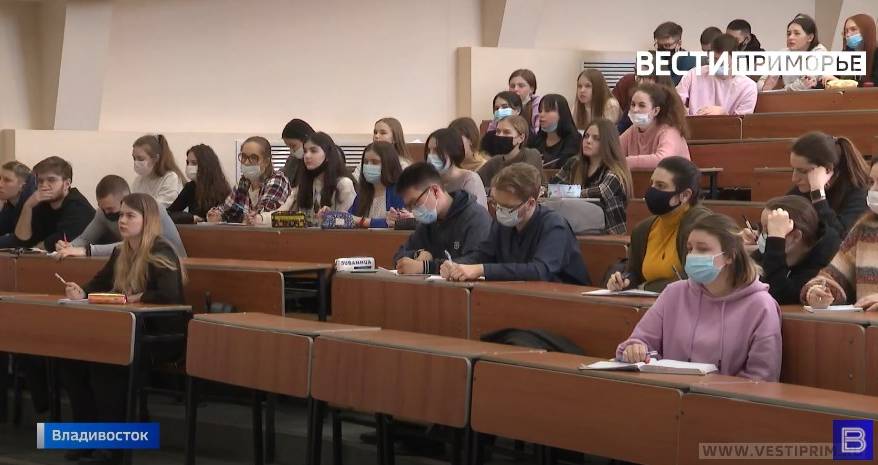 Резиденты крупных компаний – в ярмарке вакансий для выпускников колледжей