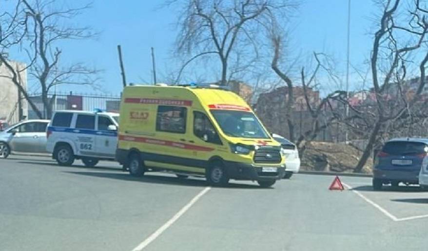 Доставали из-под колес: Серьезное ДТП – на Столетии