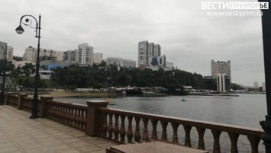 «Уже такое видели»: Произошедшее на набережной поразило очевидцев (видео)