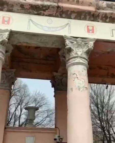 "Скоро рухнет": приморец сообщил об угрозе, нависшей над горожанами