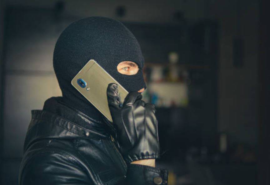 Мошенники меняют тактику: 50 приморцев за неделю попались на удочку аферистов
