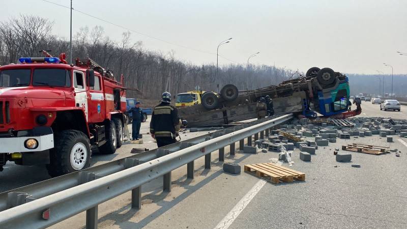 Стали известны подробности страшной аварии с участием большегруза во Владивостоке