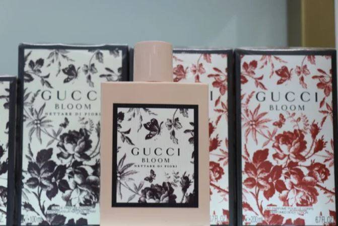 Gucci и Max Factor - все: популярная парфюмерная компания выступила с заявлением