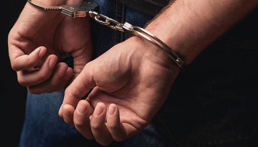 Телефонного мошенника из Западной Сибири этапировали во Владивосток