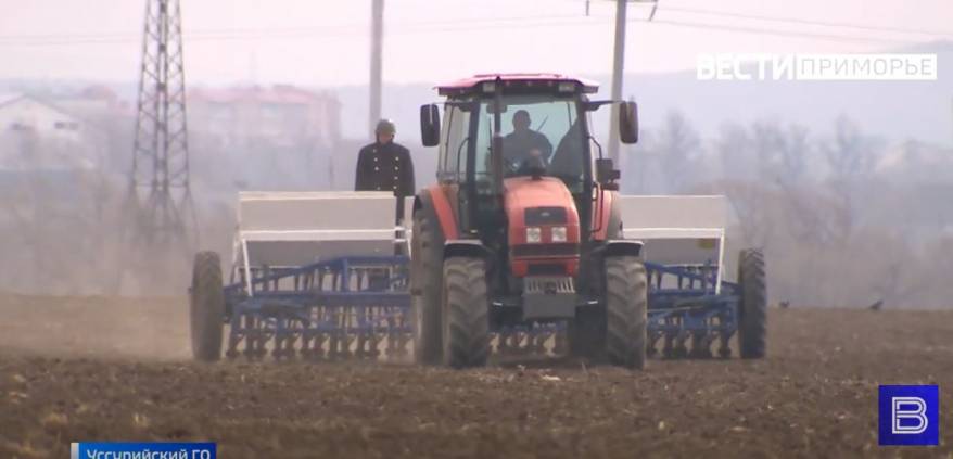 Под Уссурийском на сев ячменя вышли ученические бригады