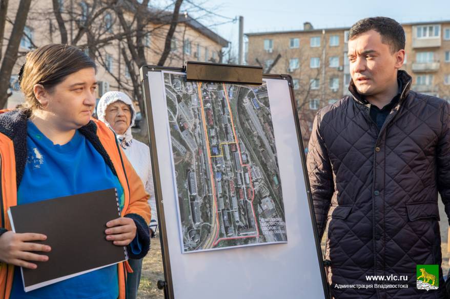 Комплексное благоустройство улицы Окатовой обсудили с жителями