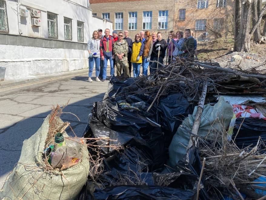 Сотрудники ГТРК "Владивосток" приняли участие в общегородском субботнике