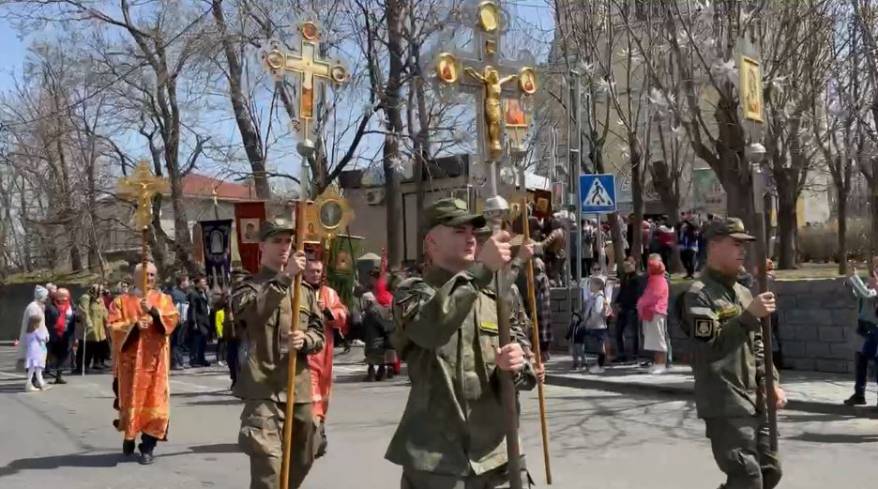 Пасхальный Крестный ход начался во Владивостоке - в центре города движение перекрыто