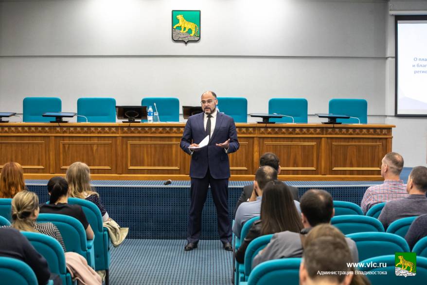 Константин Шестаков встретился с общественными наблюдателями за большими стройками города