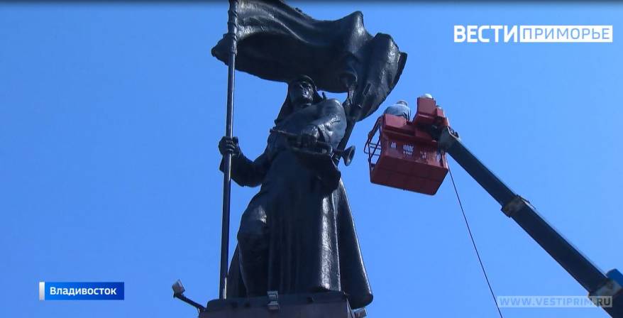 Баня для горниста: во Владивостоке наводят лоск главному памятнику города