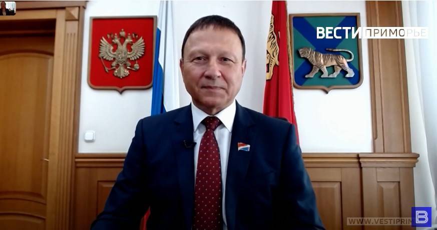 Глава Законодательного Собрания Александр Ролик поздравил приморцев с Первомаем Глава Законодательного Собрания Александр Ролик поздравил приморцев с Первомаем