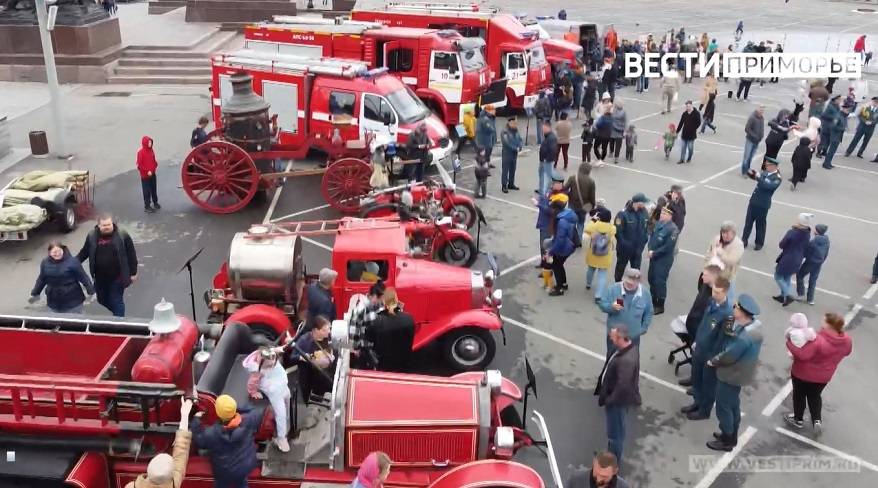 Пожарные Приморья получили оборудование, позволяющее проходить "сквозь двери"