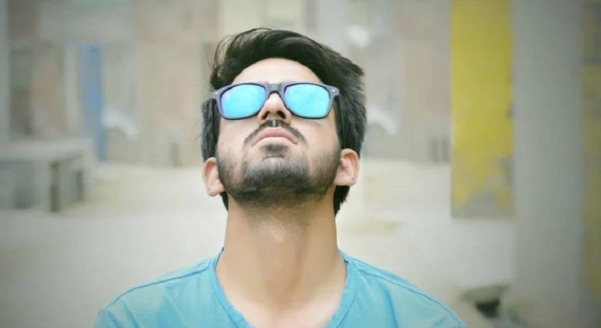 «Прямо сейчас»: Самолет-разведчик ВВС США «нарезает круги» у Владивостока