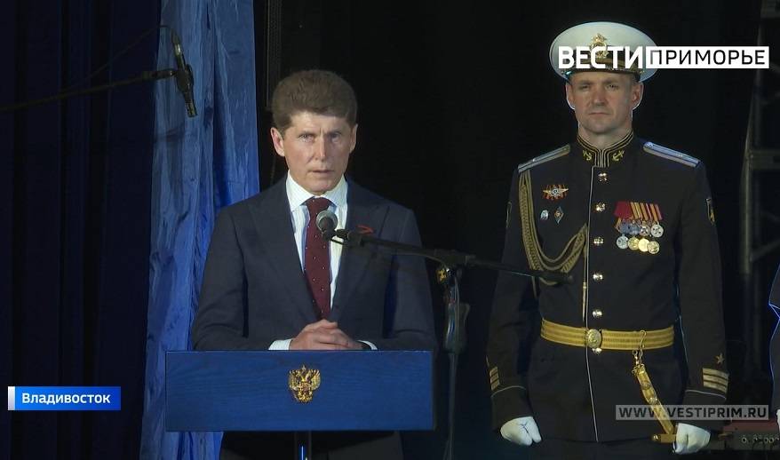 Торжественное собрание в честь 77-й годовщины победы состоялось в Доме офицеров флота