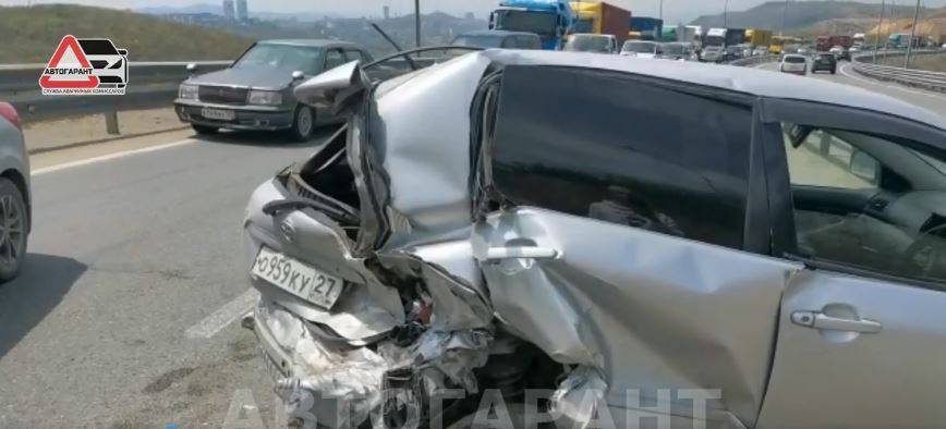 Двое госпитализированы: Серьезное ДТП образует пробку в сторону Русского острова Двое госпитализированы: Серьезное ДТП образует пробку в сторону Русского острова