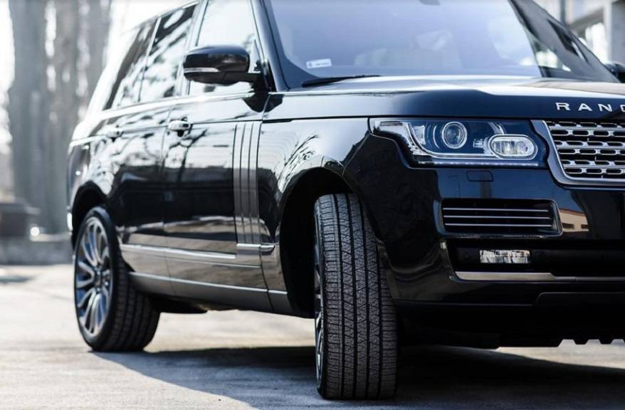 «Неужели ему простят?»: Водитель Range Rover ошарашил очевидцев движения (видео)