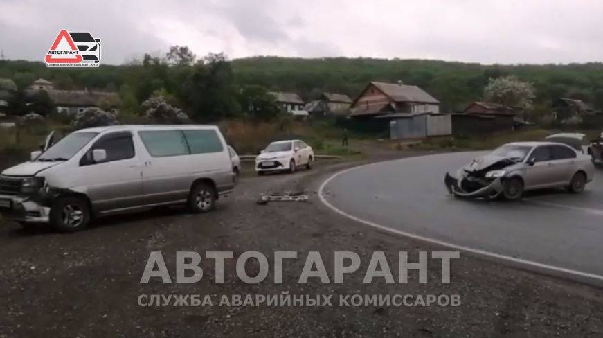 "Удар и дикие вопли": момент жесткого ДТП в Приморье попал на видео