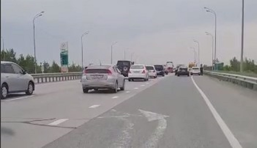 Скорая, полиция – на месте: Массовая авария сковала трассу Скорая, полиция – на месте: Массовая авария сковала трассу