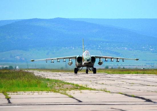 Звено штурмовиков Су-25 и беспилотники поднялись в небо над Приморьем
