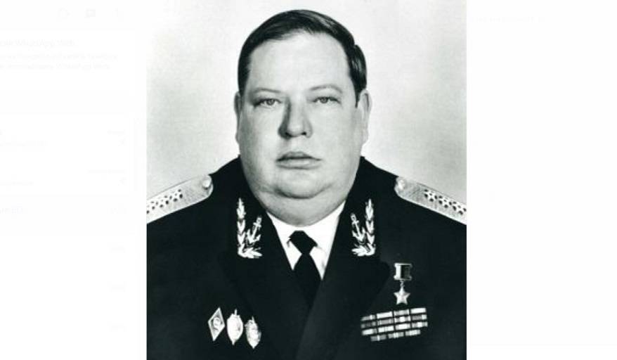 Во Владивостоке почтили память Героя России адмирала Угрюмова