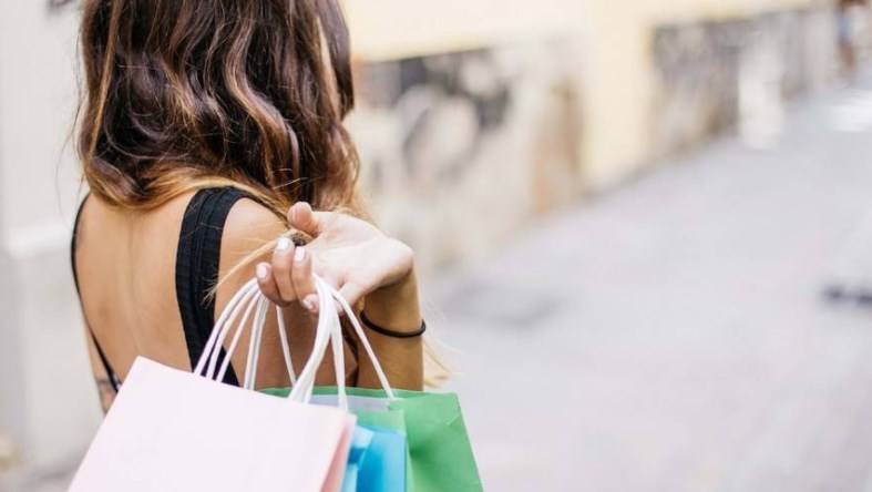 Дискриминация покупателей: Юрист из Приморья подал иск к H&M