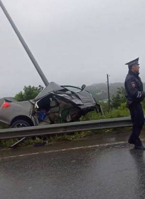 "Машина в хлам": Водитель чудом выжил в страшном ДТП во Владивостоке