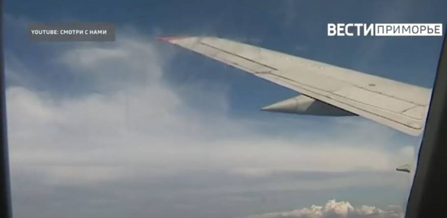В Сети появилось видео инцидента на борту самолета, летевшего во Владивосток