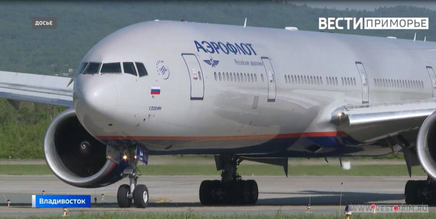 Полицию вызвали на борт самолета во Владивостоке из-за поведения москвича