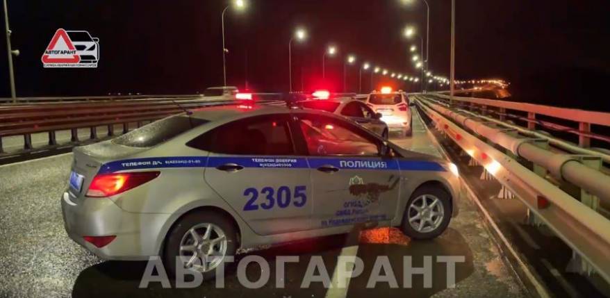 Два человека пропали в результате ДТП на низководном мосту в пригороде Владивостока Два человека пропали в результате ДТП на низководном мосту в пригороде Владивостока