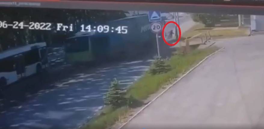 "Каскадерша какая-то": отважная женщина спасла двух школьниц во Владивостоке