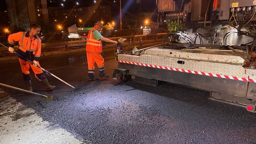 Во Владивостоке продолжается ремонт поврежденных участков дорог