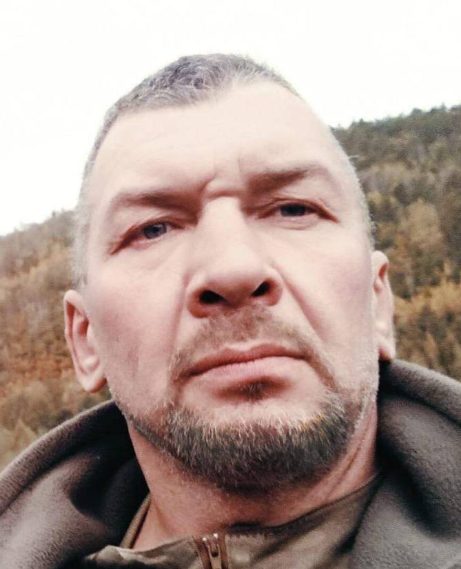 Бородатый мужчина с татуировкой в виде дракона на плече пропал в Приморье