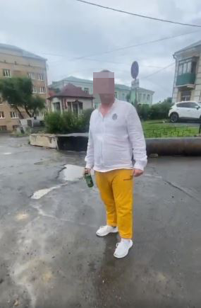 Во Владивостоке неадекватный мужчина напал на автолюбительницу