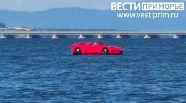 "Чудо-гидромобиль", бегущий по морю, замечен во Владивостоке