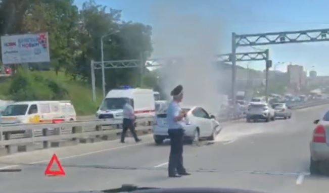 Пробки в обе стороны: ДТП стало причиной мощного автомобильного затора во Владивостоке