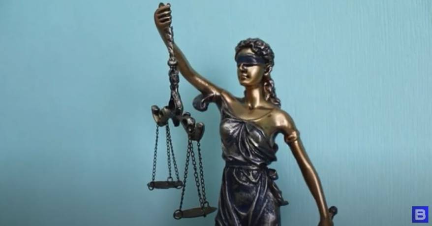Директор ДВ института пойдет под суд за использование не по назначению 3,5 млн. руб. Директор ДВ института пойдет под суд за использование не по назначению 3,5 млн. руб.