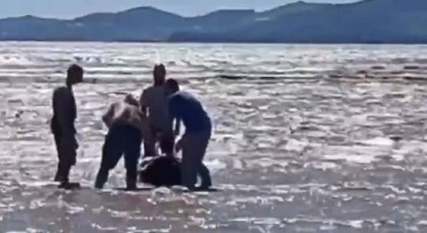 Приморцы «разгребают» последствия тайфуна: Тела достают из воды