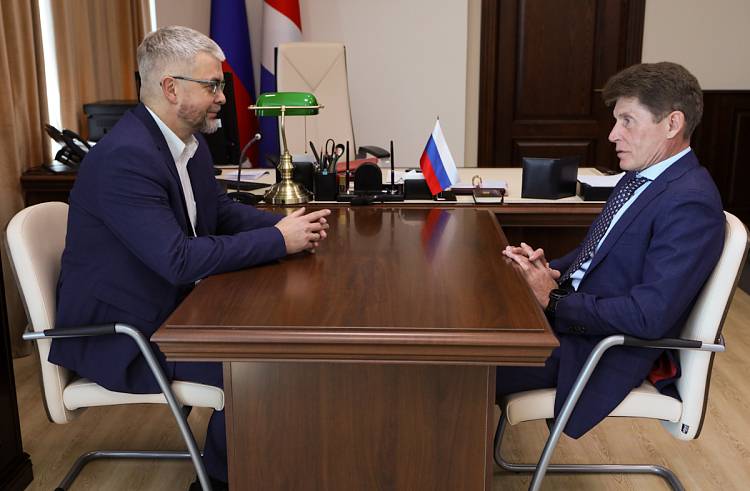 Олег Кожемяко встретился с внуком легендарного генерала Красной Армии Дмитрия Карбышева Олег Кожемяко встретился с внуком легендарного генерала Красной Армии Дмитрия Карбышева